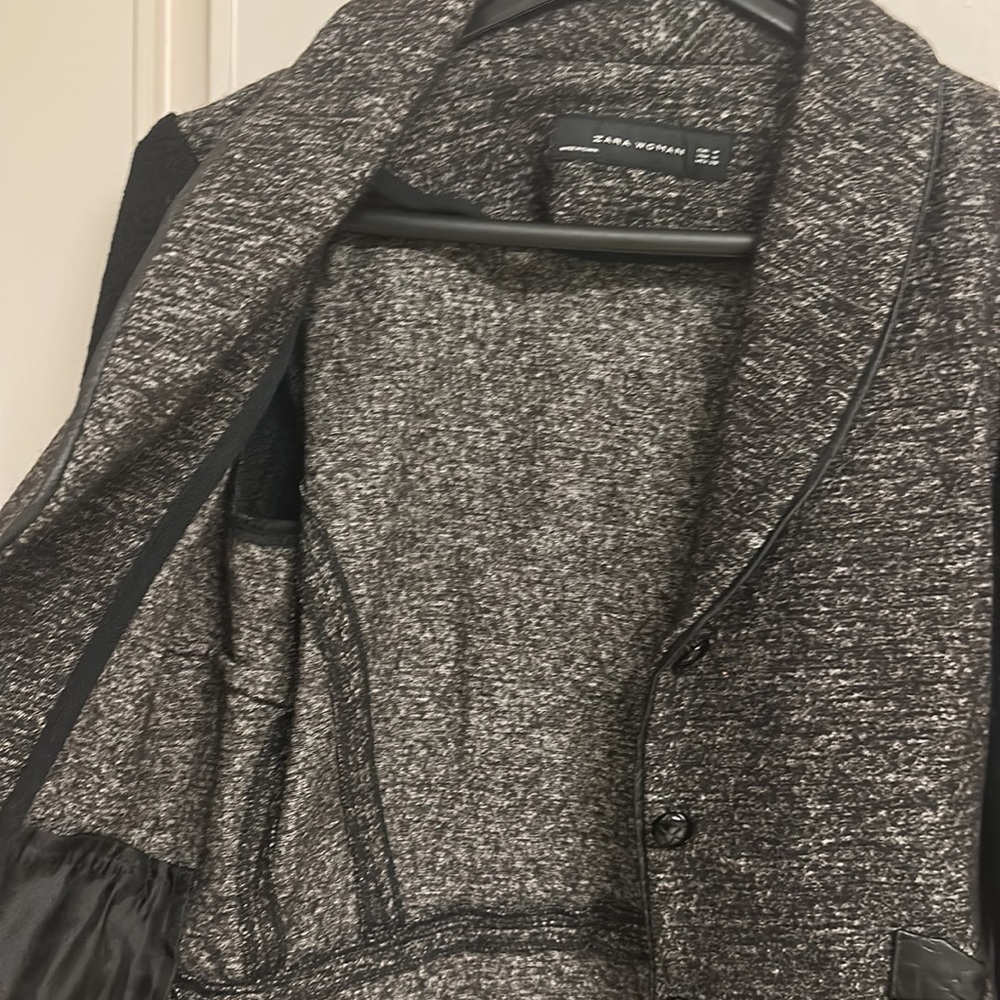 Zara Woolen & faux leather short, warm jacket with beautiful buttons! Size M! - Picture 7 of 9
